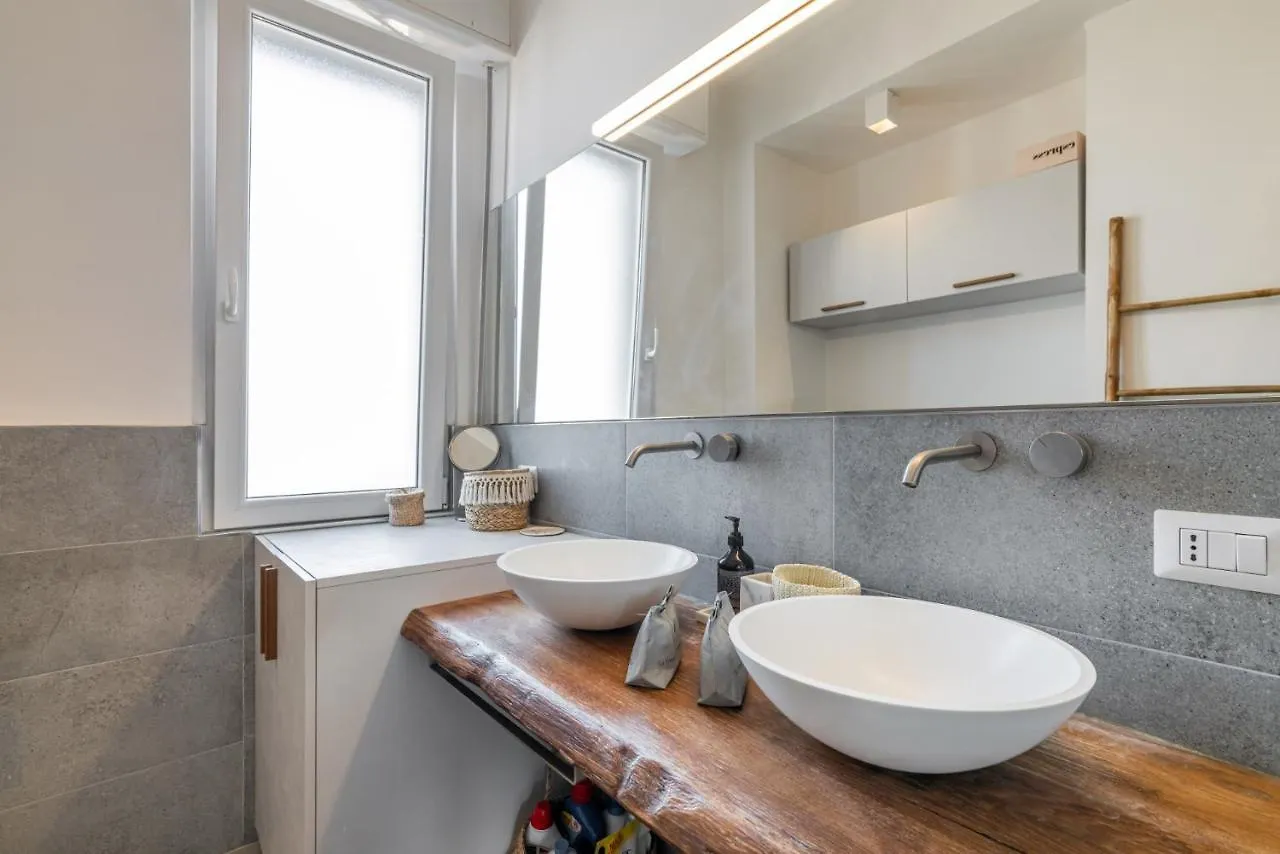 Easylife - Comfort In Pta Romana Con Terrazza Milánó Apartman
